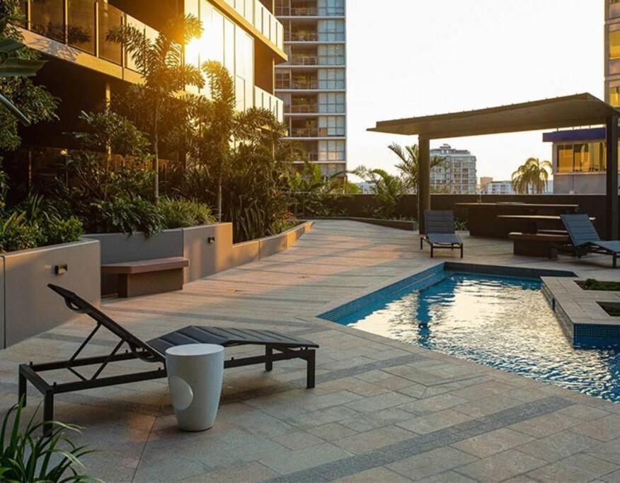 Southbank With Pool Cbd Hosted By Homestayz Brisbane