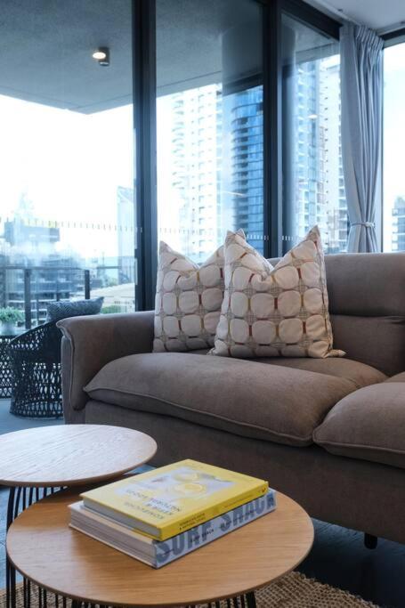 Southbank With Pool Cbd Hosted By Homestayz *
