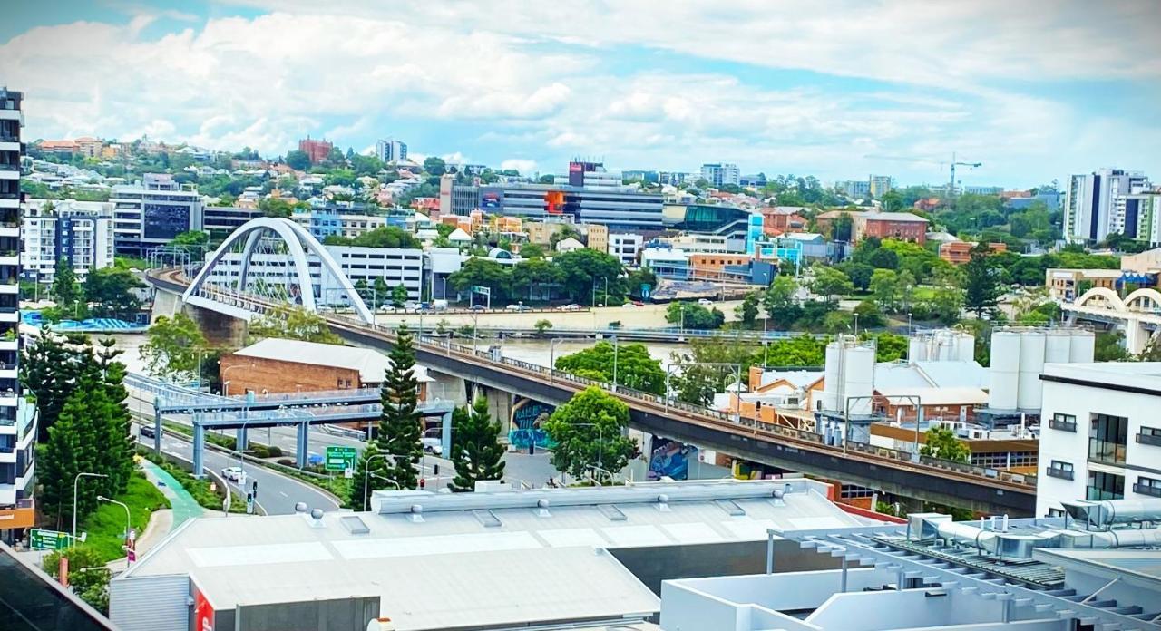 Southbank With Pool Cbd Hosted By Homestayz Brisbane